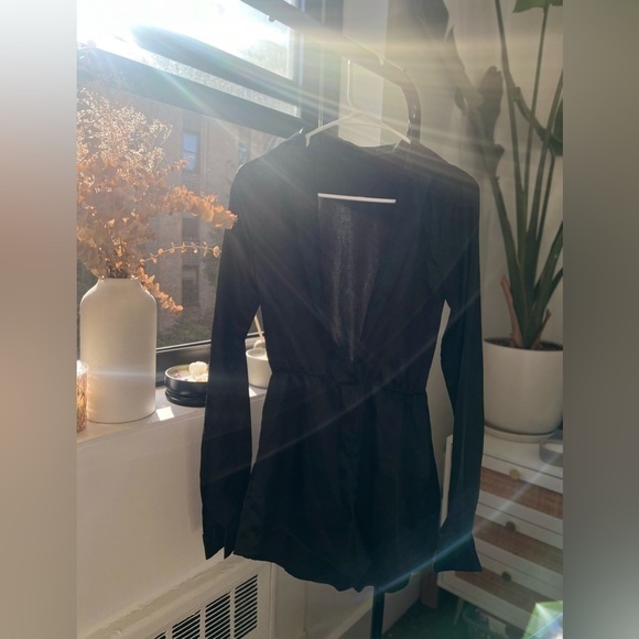 NWOT Black satin button up collared romper with long sleeves - Picture 2 of 6